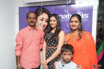 Adah Sharma Launches Naturals Salon at Pragathi Nagar